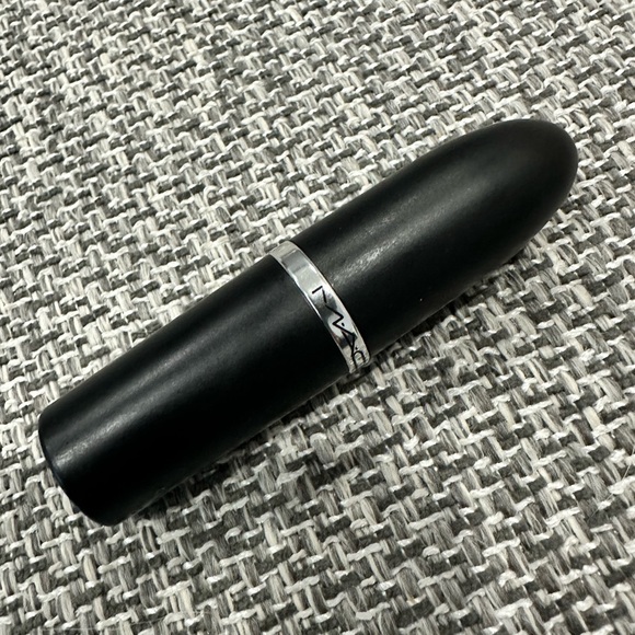 MAC Cosmetics Red Lipstick - Ruby Woo - Picture 3 of 10